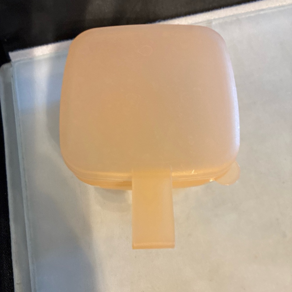 Square Tupperware cheese Container - Picture 5 of 5